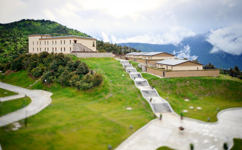 High Mountain Resort-Deqin Deqen Екстериор снимка